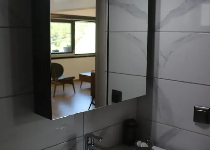 Waterview * 克里斯阿穆迪亚